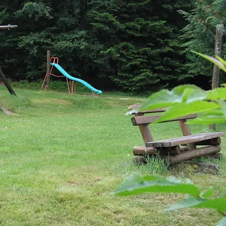 Camping Les Myrtilles 캠프장 클레르몽페랑